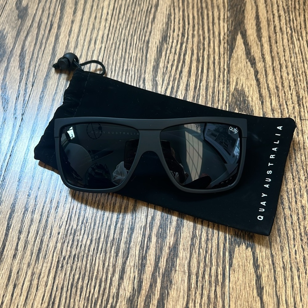 Quay Men’s/Women’s Sunglasses - Black